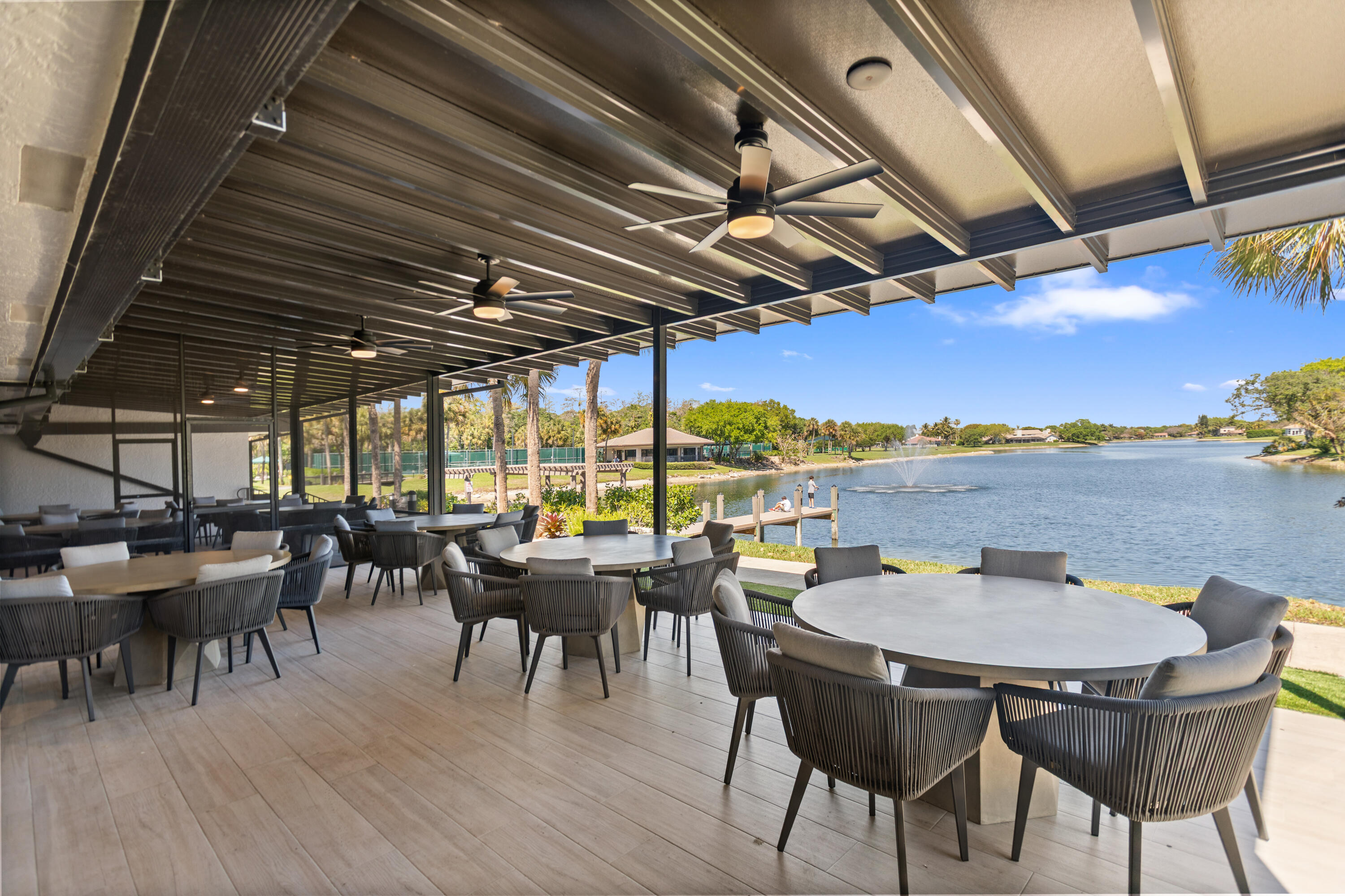 PARKLAND LAKES - Residential