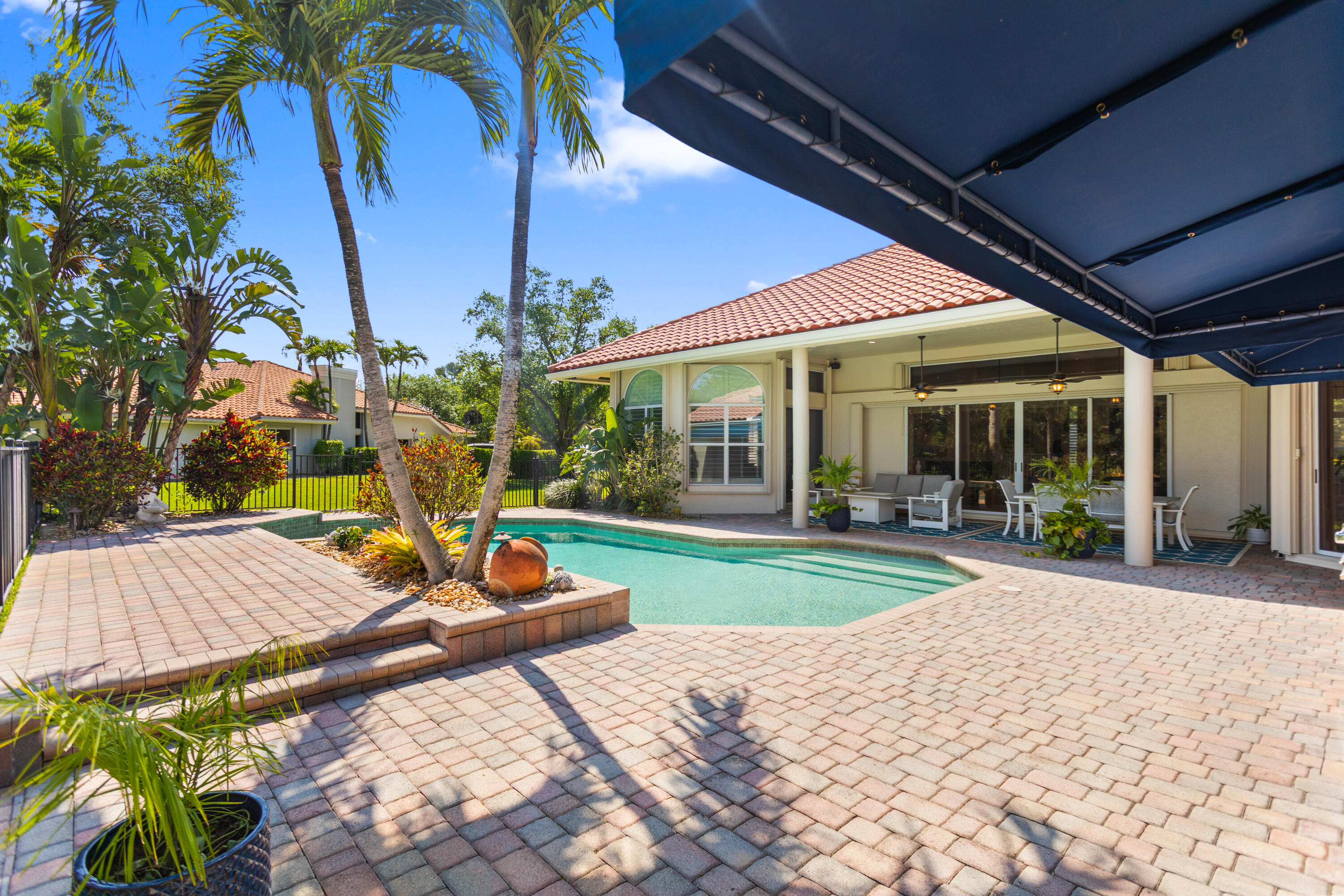 PARKLAND LAKES - Residential