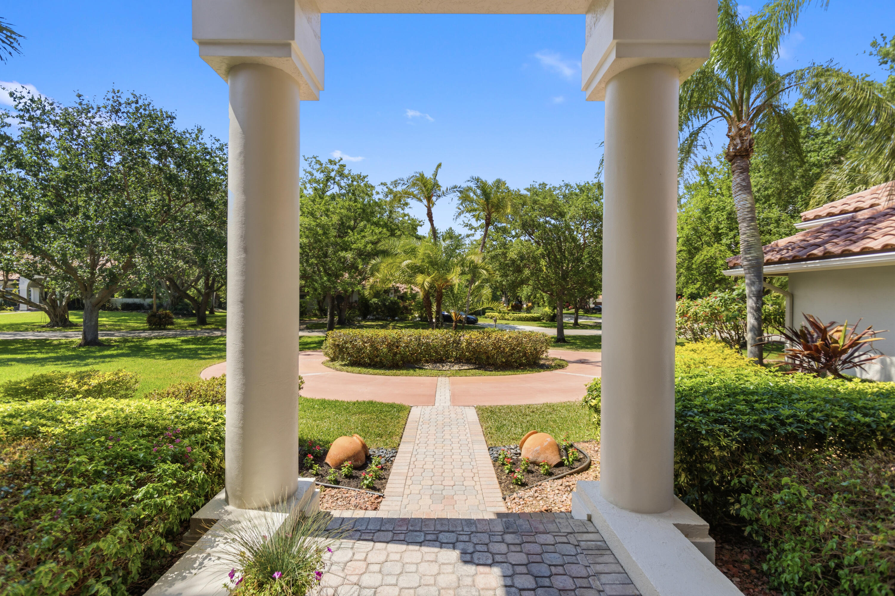 PARKLAND LAKES - Residential