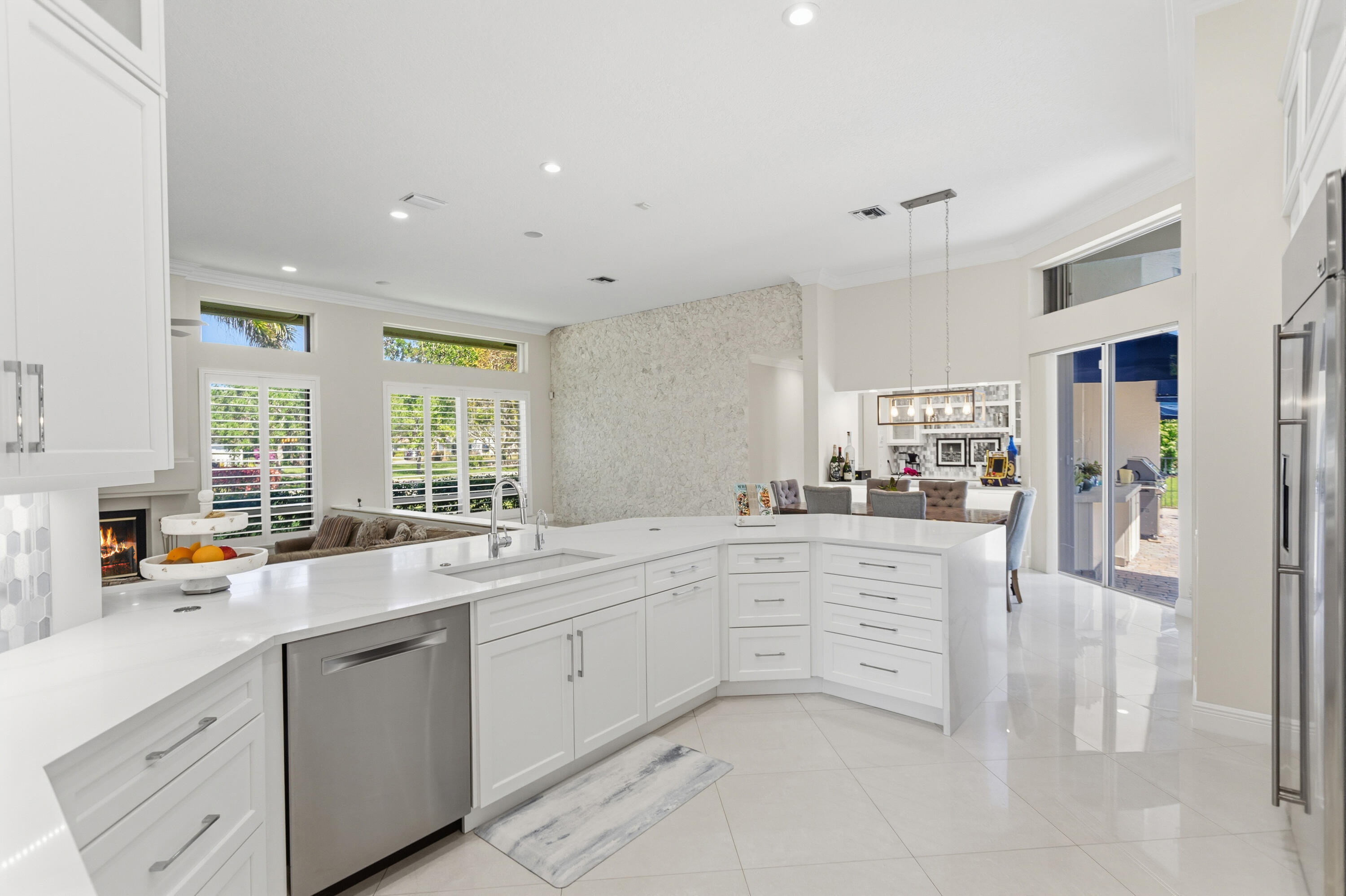 PARKLAND LAKES - Residential