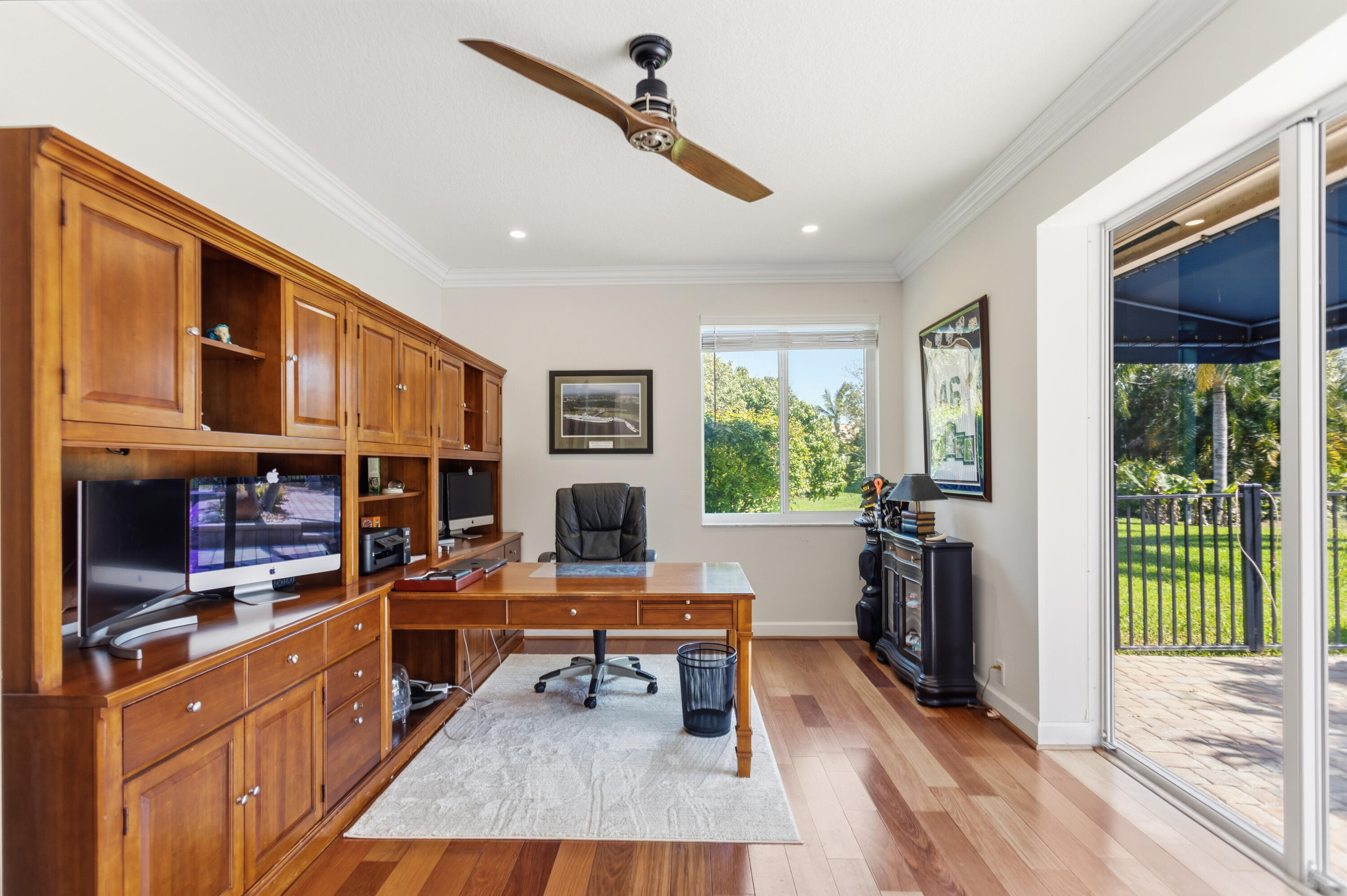 PARKLAND LAKES - Residential