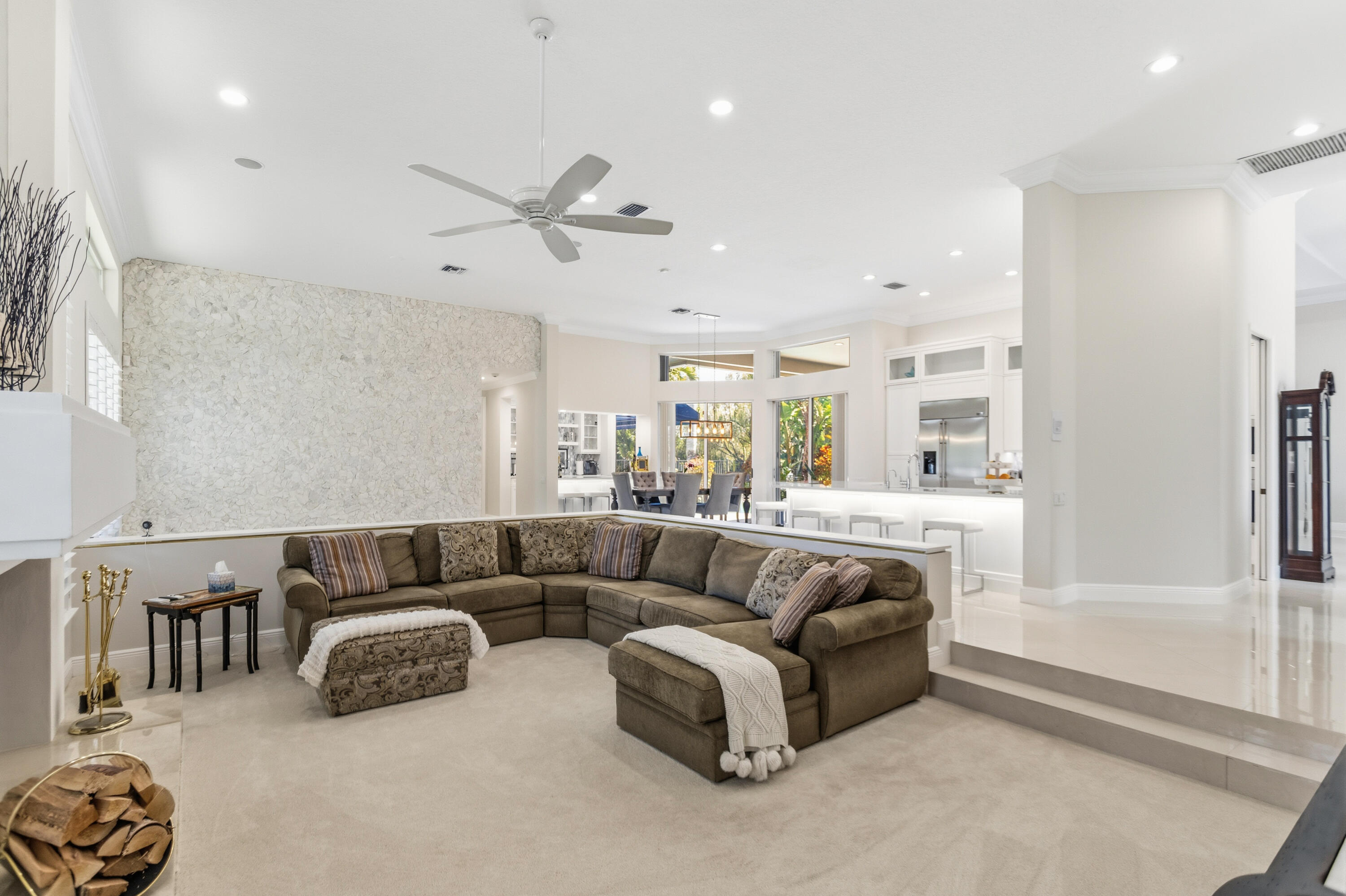 PARKLAND LAKES - Residential