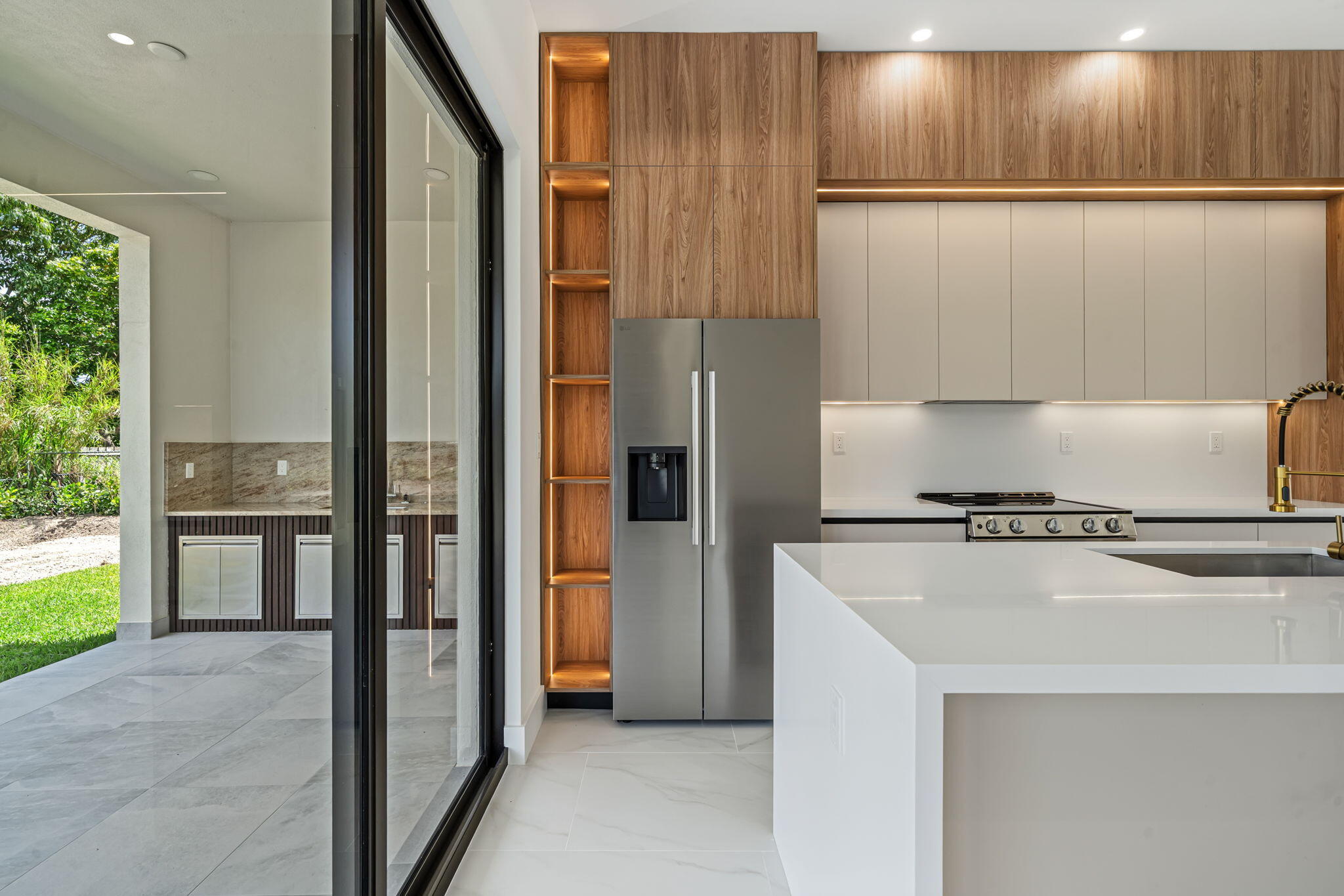 LOXAHATCHEE GROVES - Residential