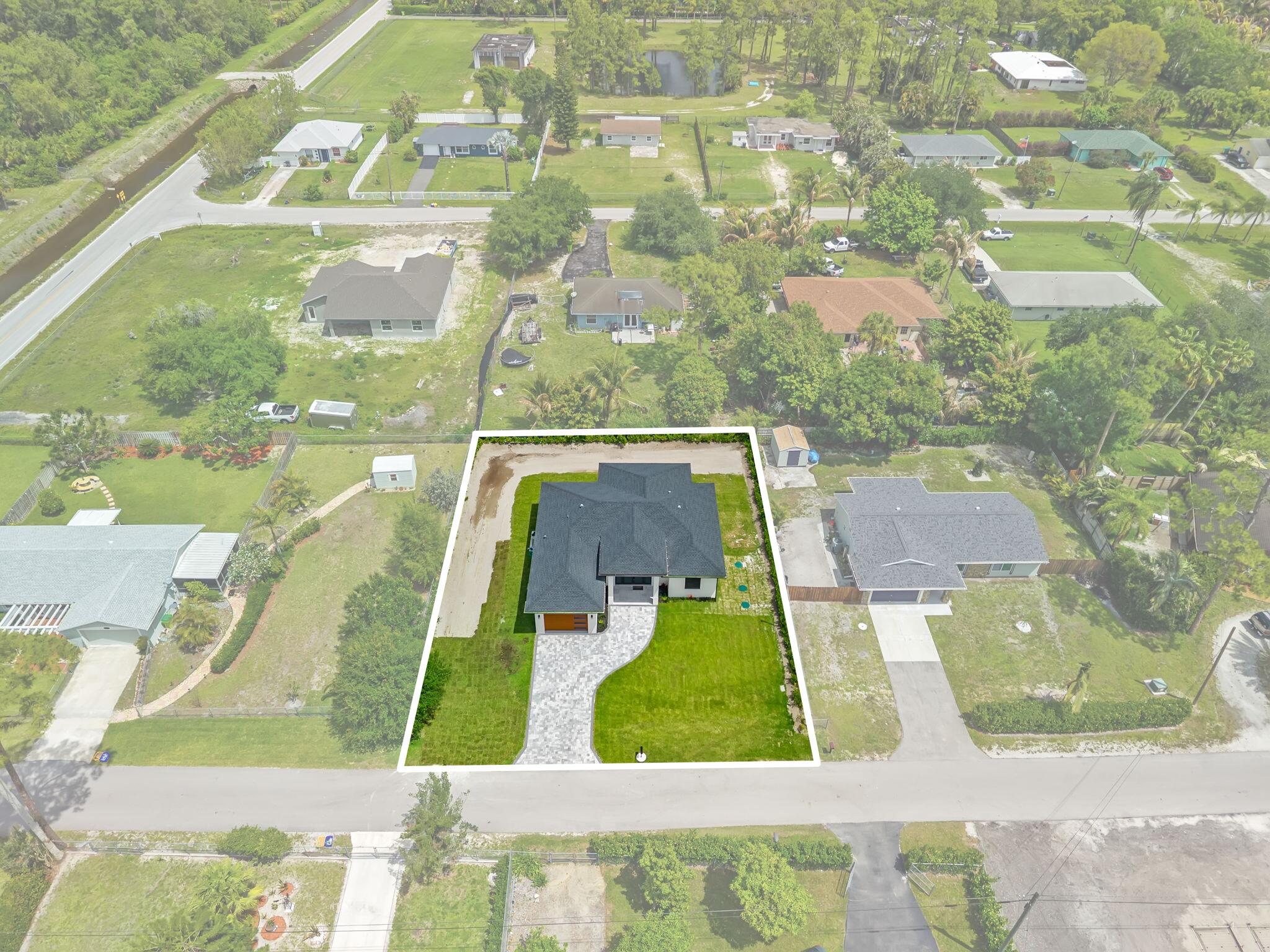 LOXAHATCHEE GROVES - Residential