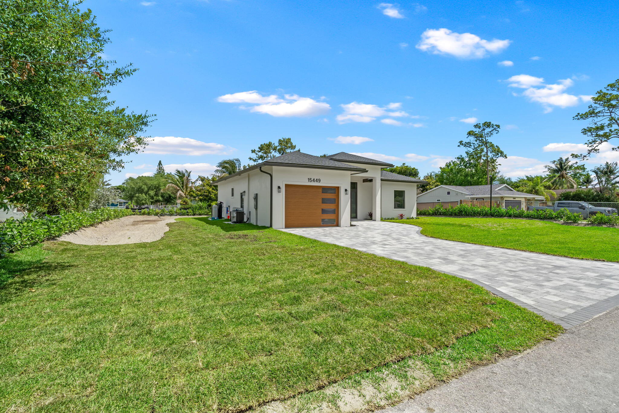 15449 Los Angeles Drive