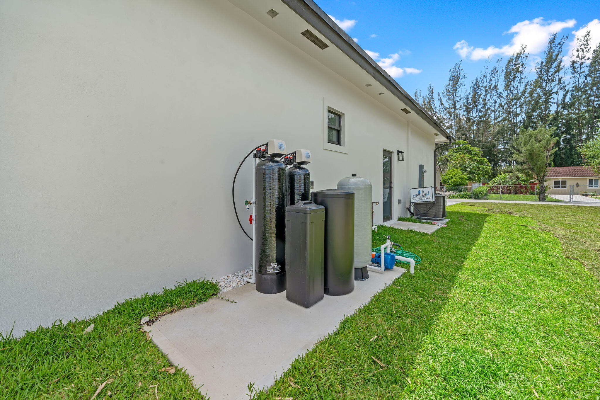 LOXAHATCHEE GROVES - Residential