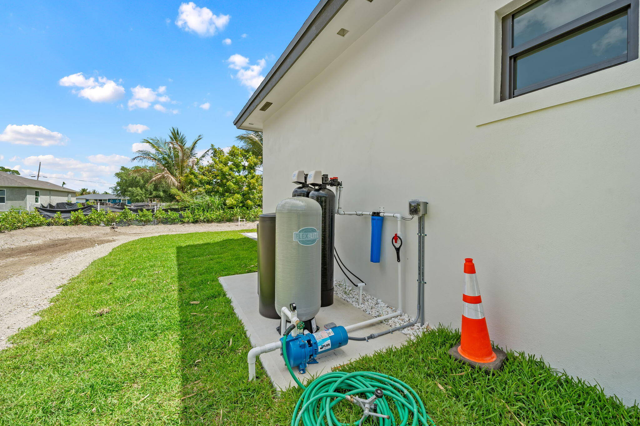 LOXAHATCHEE GROVES - Residential