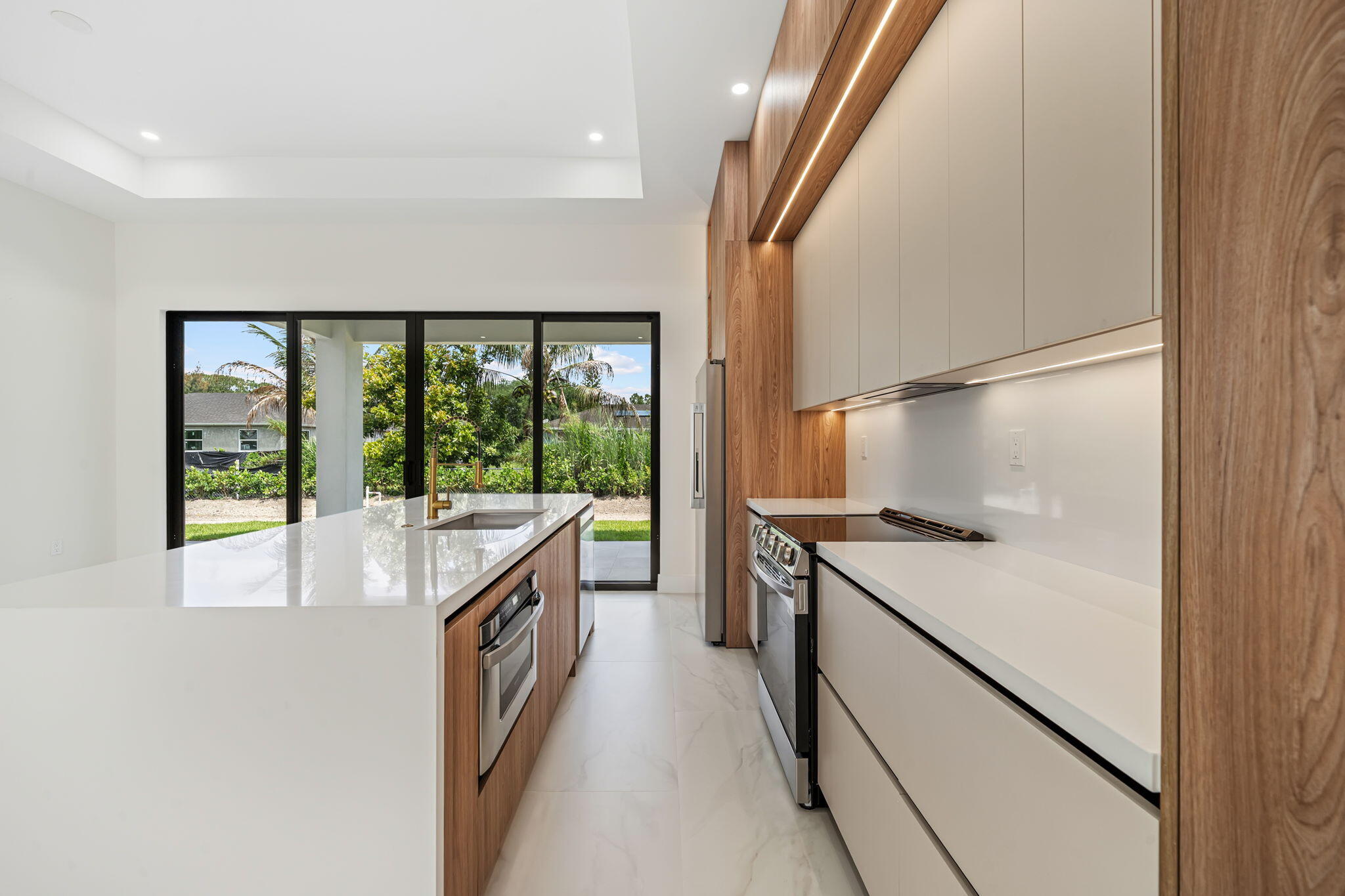 LOXAHATCHEE GROVES - Residential