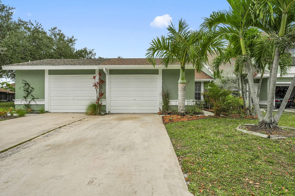 Photo of 1721 SE Balmoral Court, Port Saint Lucie, FL 34952 (MLS # R11147785)