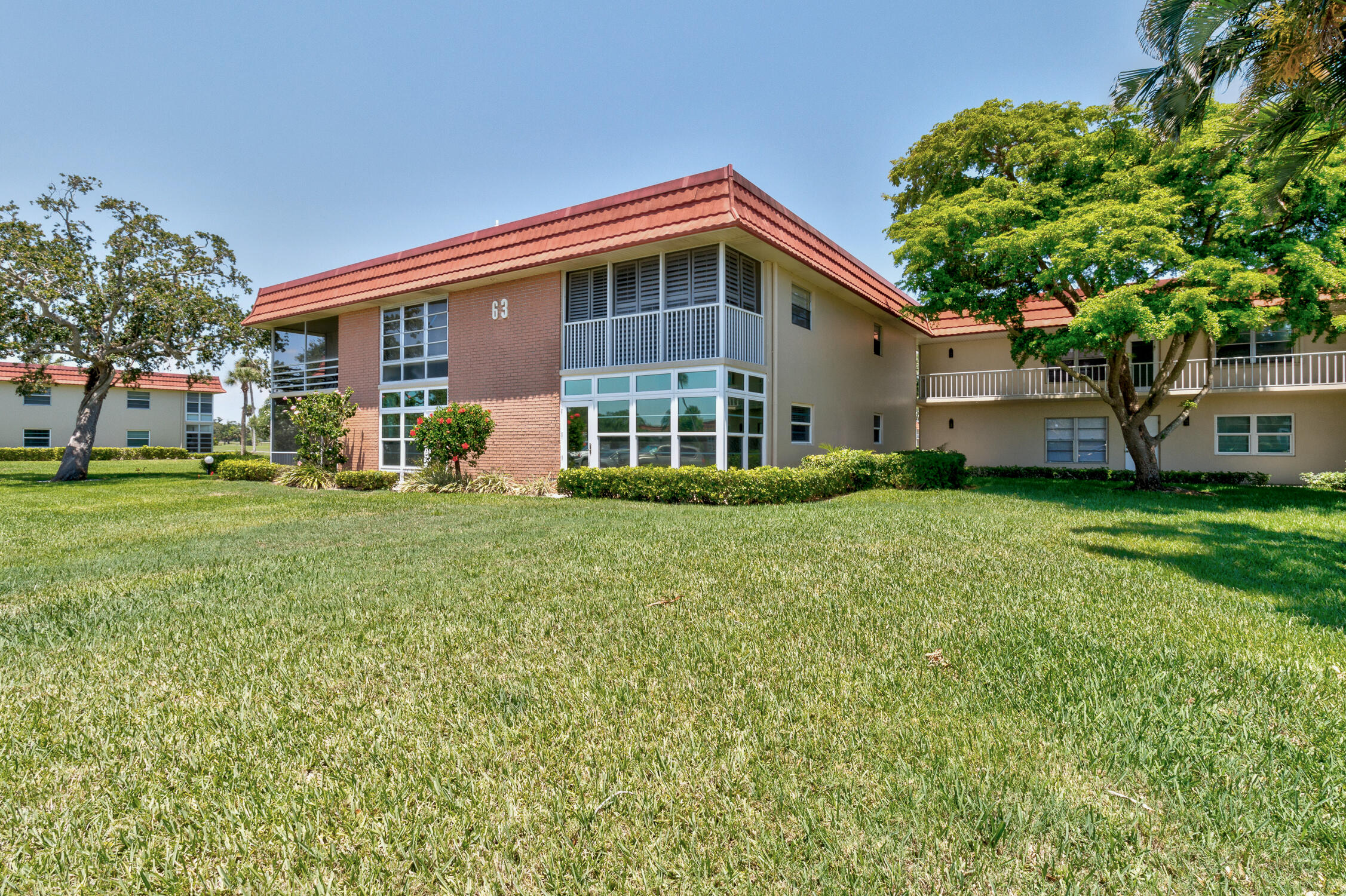 63 Woodland Drive 203/204