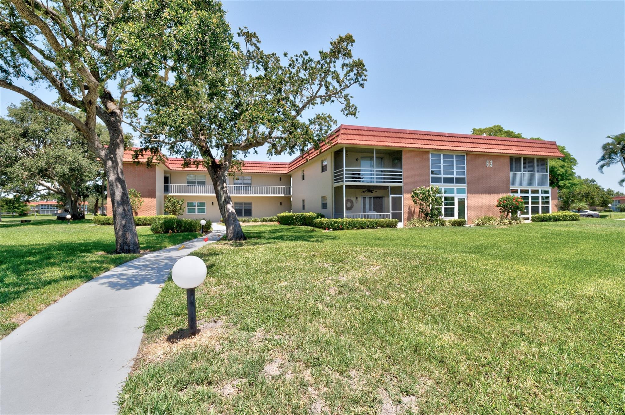 63 Woodland Drive 203/204