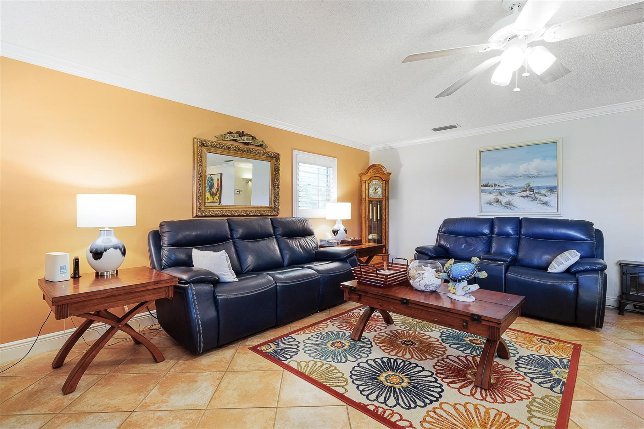 63 Woodland Drive 203/204