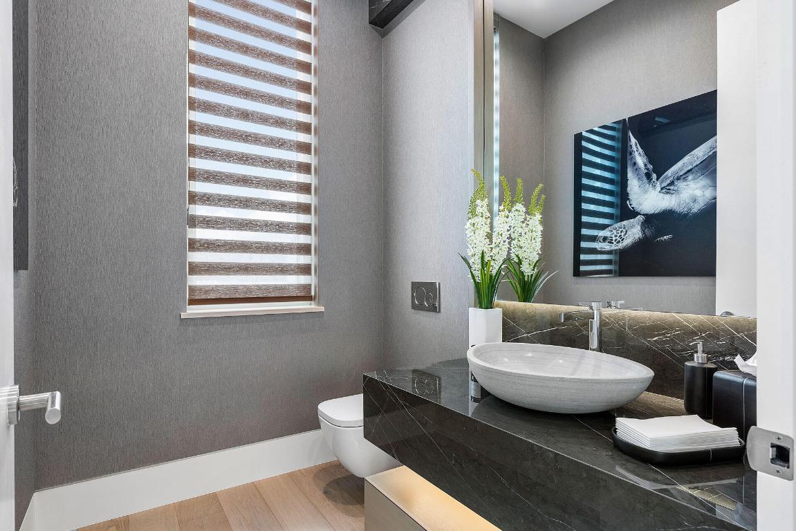 ROYAL PALM YACHT & COUNTRY CLUB - Residential