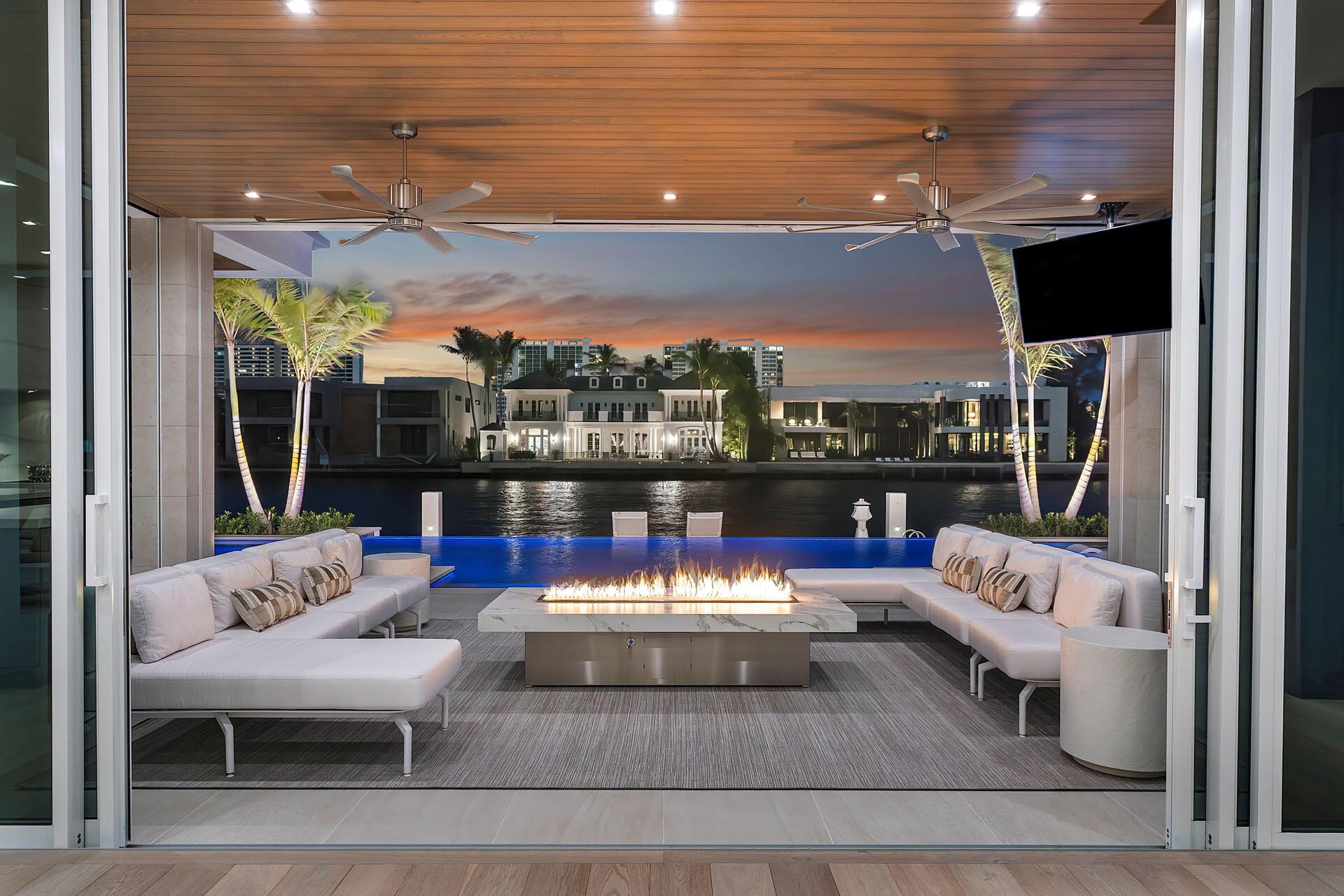 ROYAL PALM YACHT & COUNTR - Residential