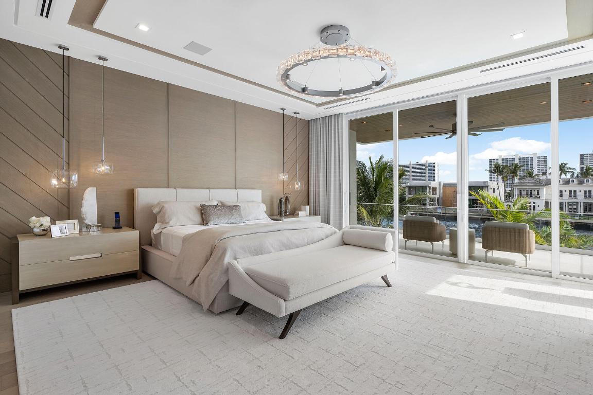 ROYAL PALM YACHT & COUNTRY CLUB - Residential