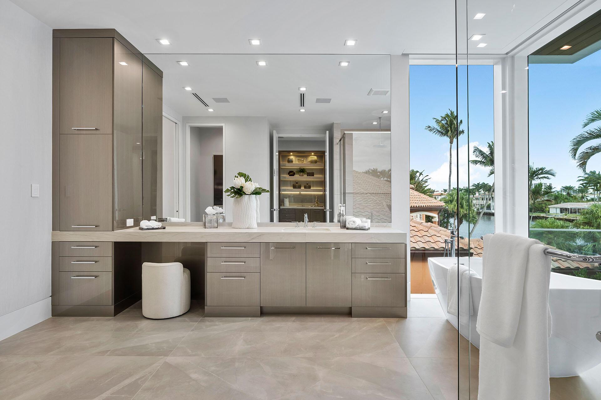 ROYAL PALM YACHT & COUNTR - Residential