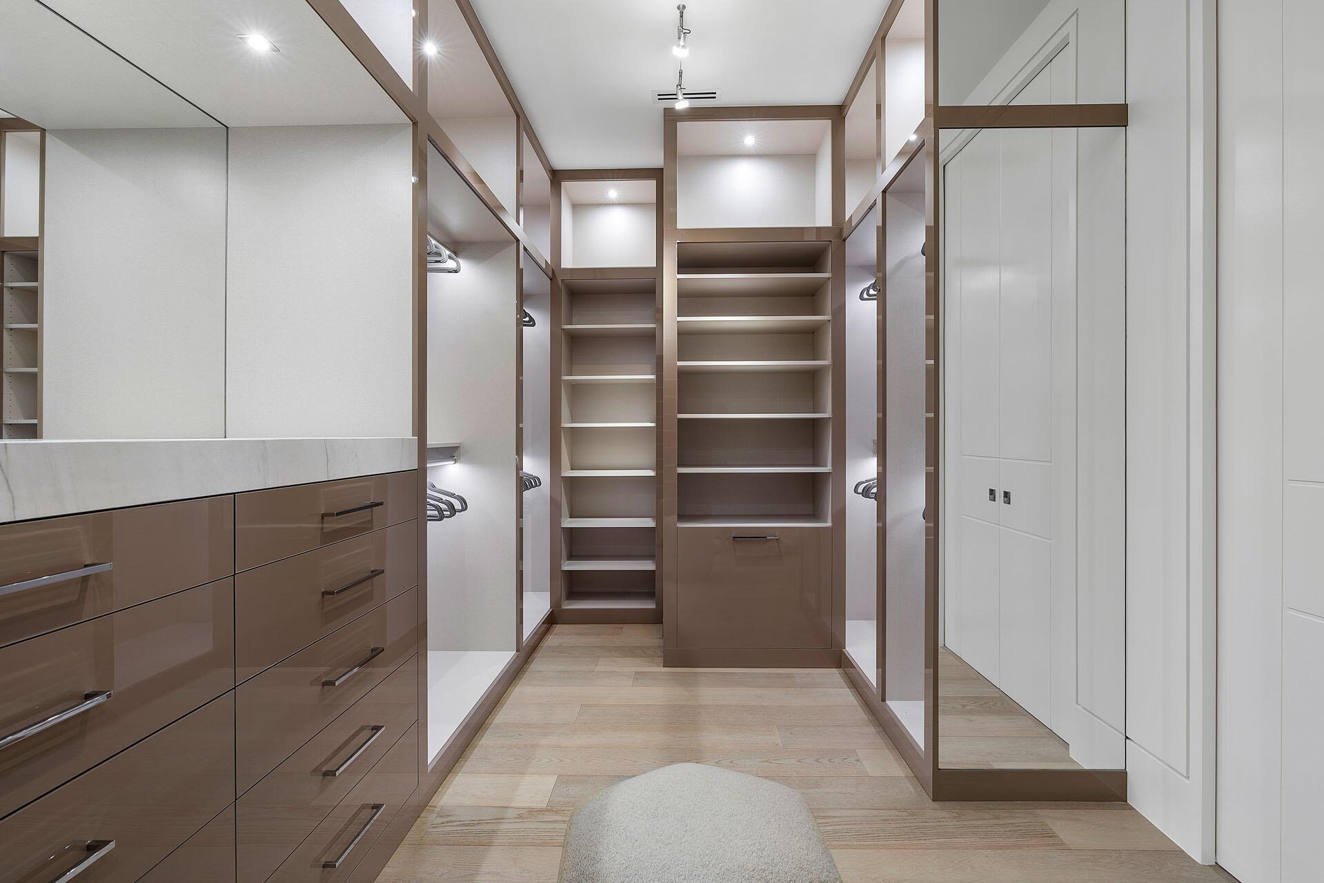 ROYAL PALM YACHT & COUNTR - Residential