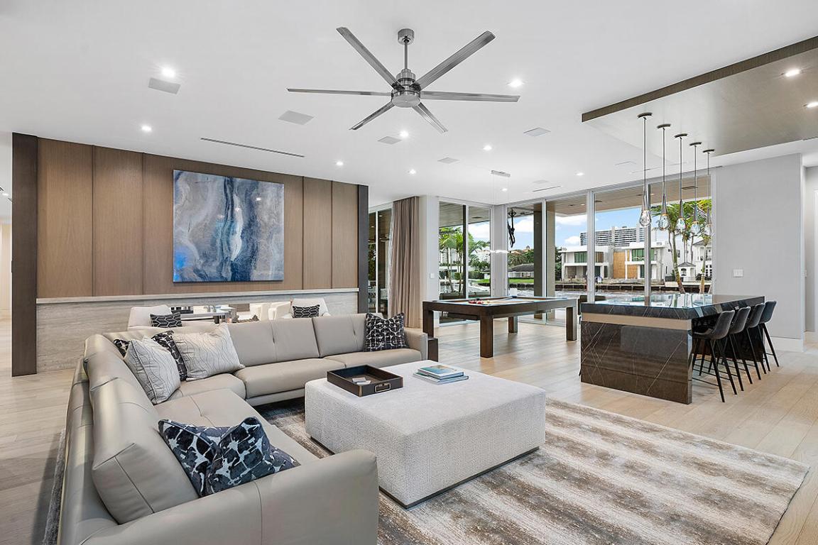 ROYAL PALM YACHT & COUNTRY CLUB - Residential