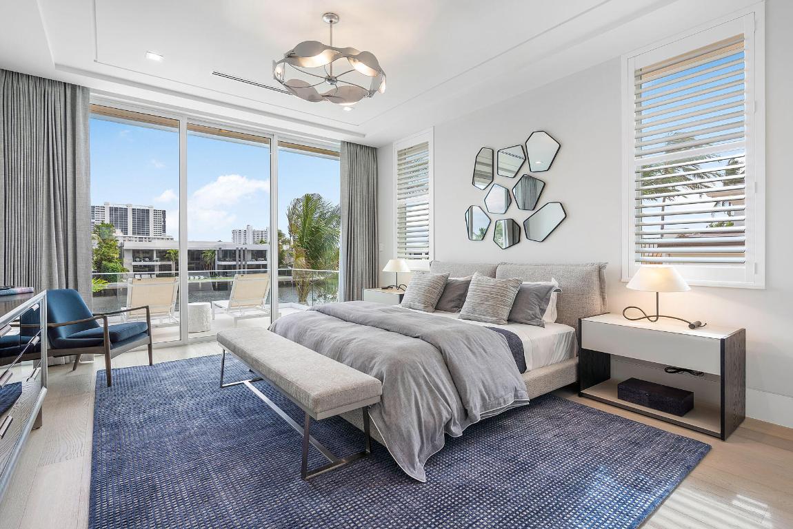 ROYAL PALM YACHT & COUNTRY CLUB - Residential