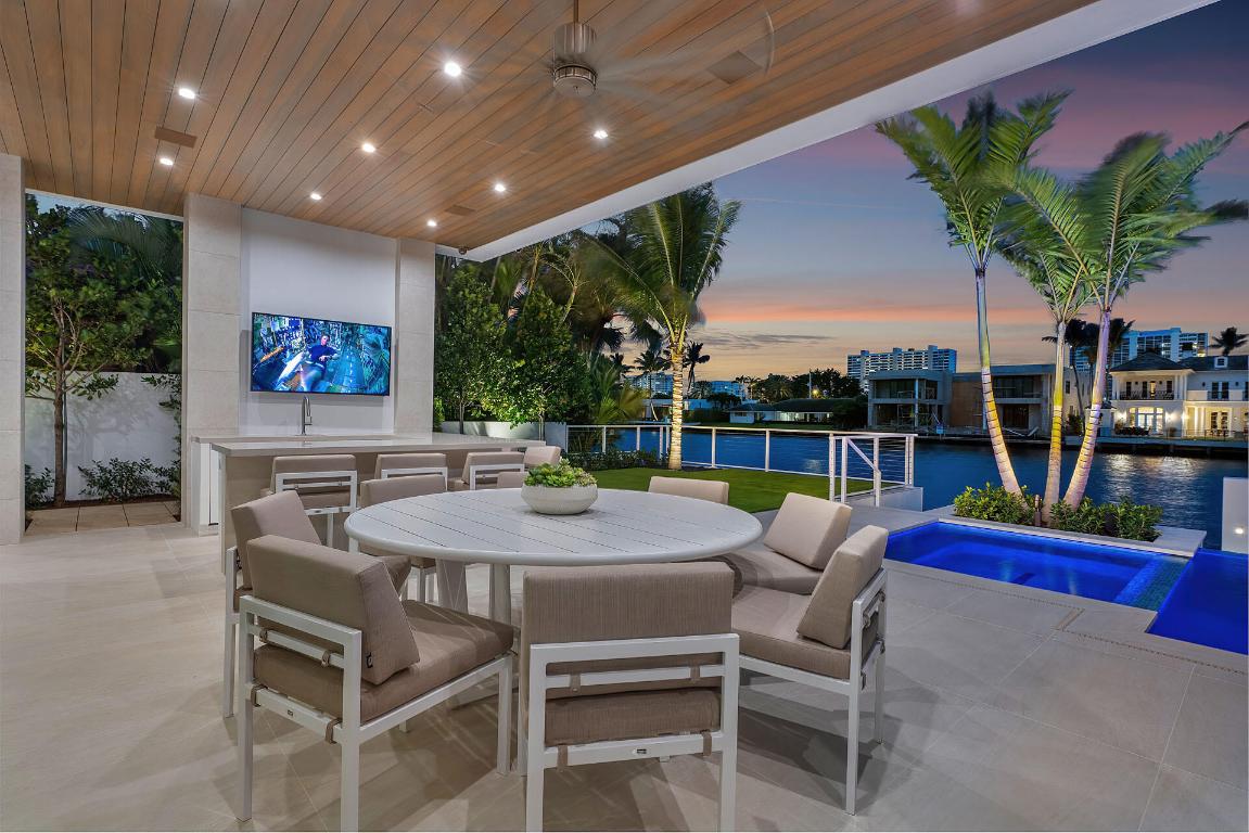 ROYAL PALM YACHT & COUNTRY CLUB - Residential