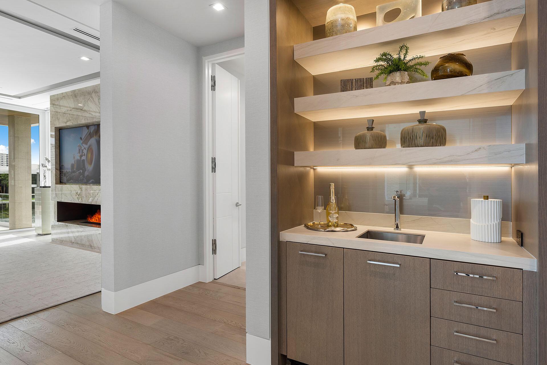 ROYAL PALM YACHT & COUNTR - Residential