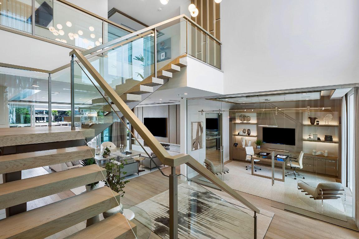 ROYAL PALM YACHT & COUNTRY CLUB - Residential