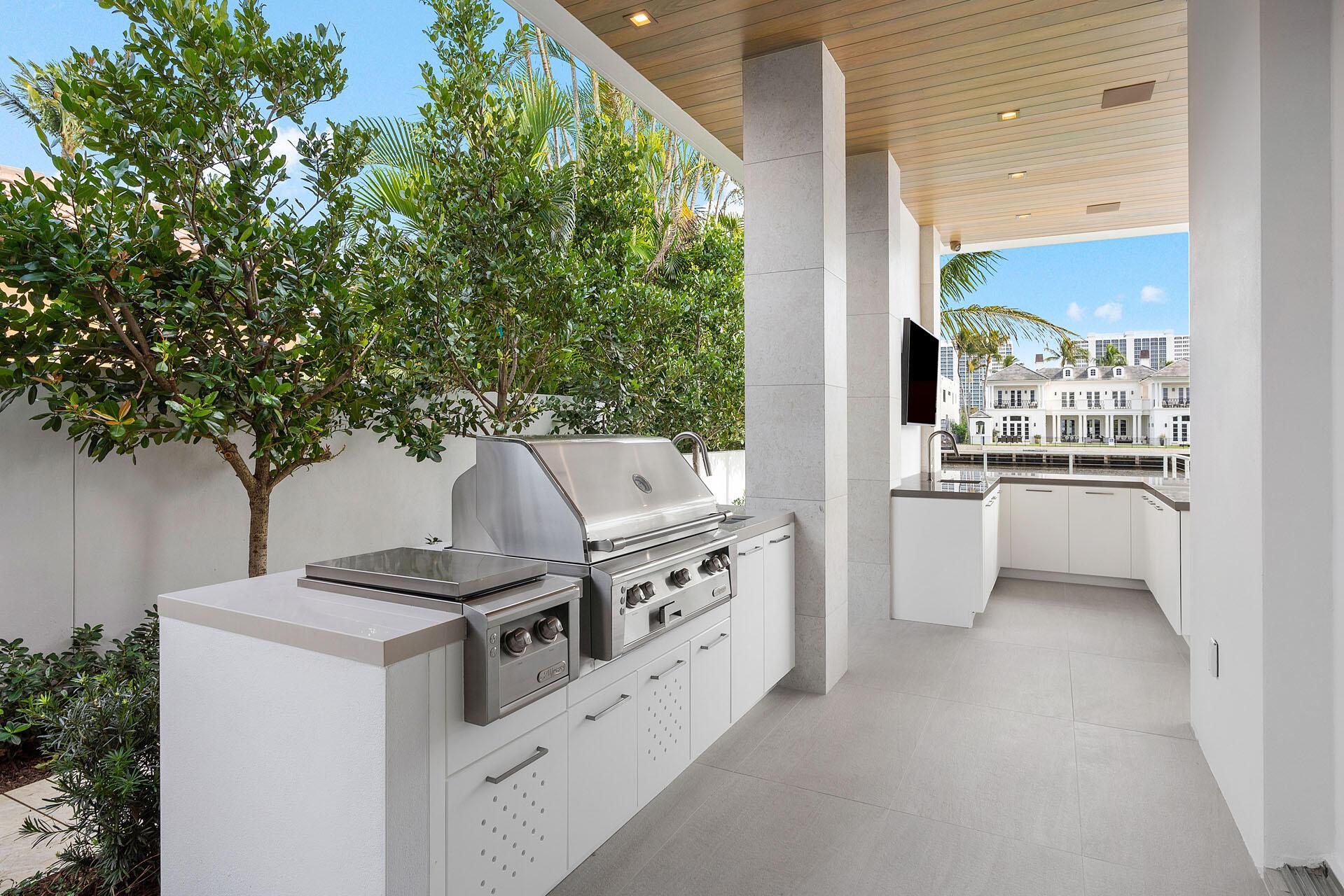 ROYAL PALM YACHT & COUNTR - Residential