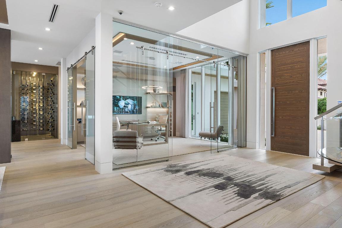 ROYAL PALM YACHT & COUNTRY CLUB - Residential