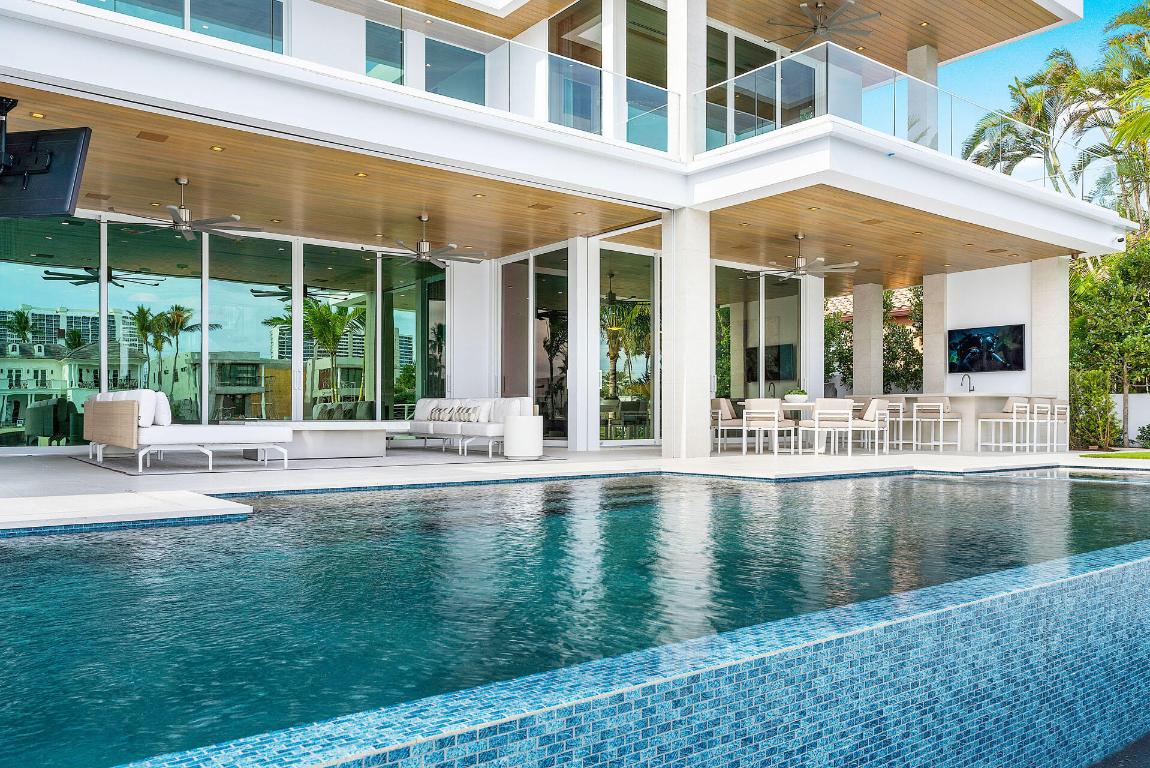 ROYAL PALM YACHT & COUNTRY CLUB - Residential