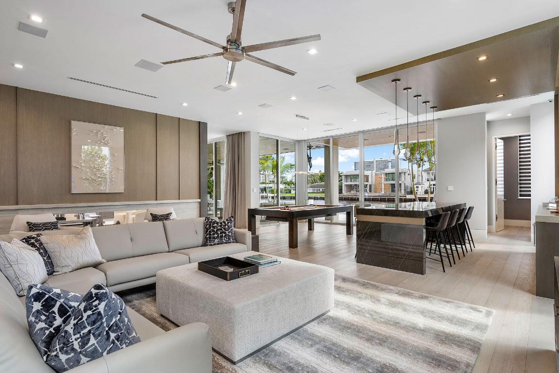 ROYAL PALM YACHT & COUNTRY CLUB - Residential