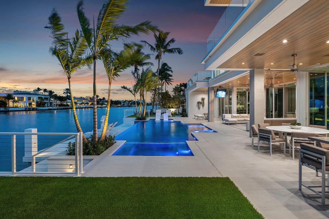 ROYAL PALM YACHT & COUNTRY CLUB - Residential