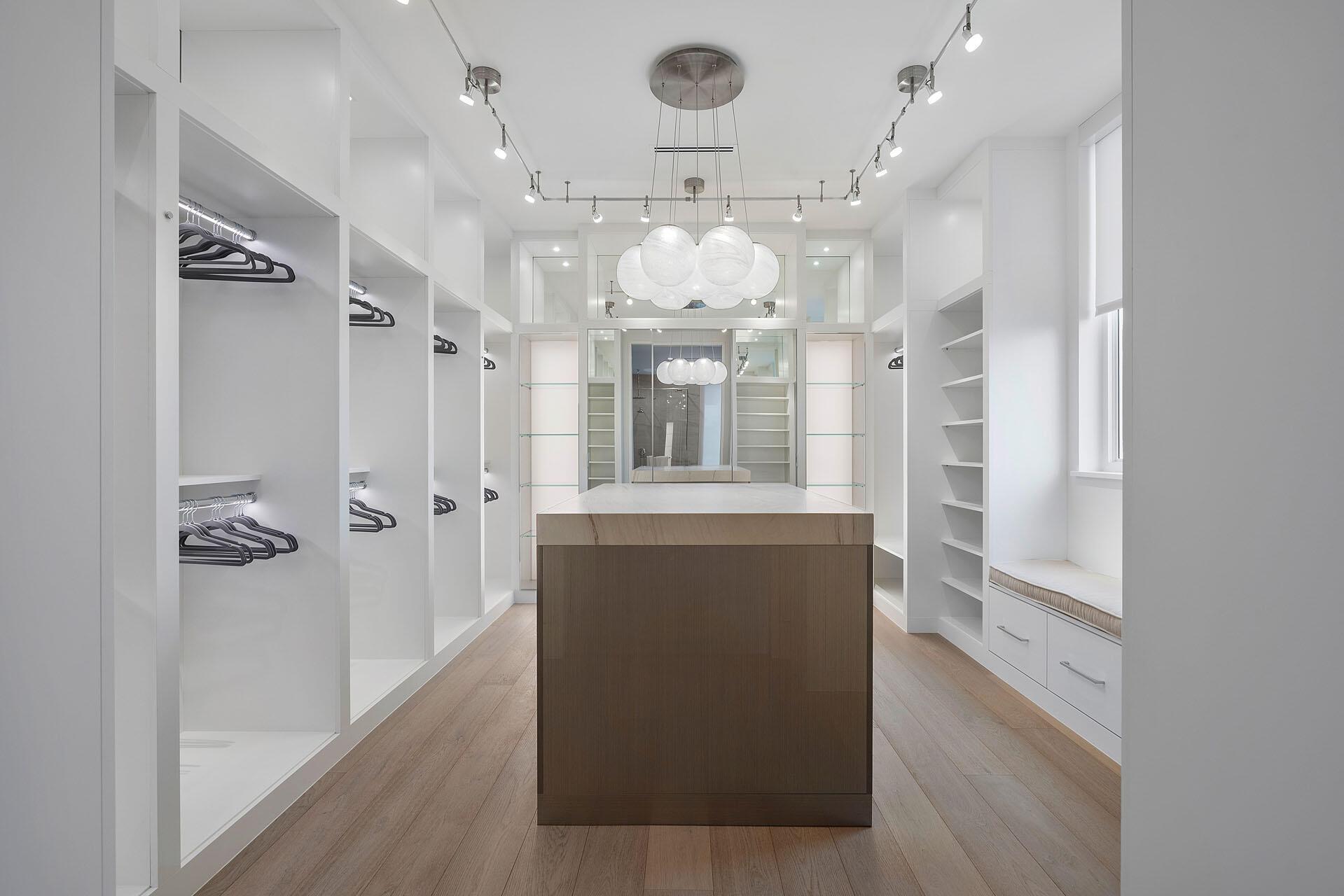 ROYAL PALM YACHT & COUNTR - Residential