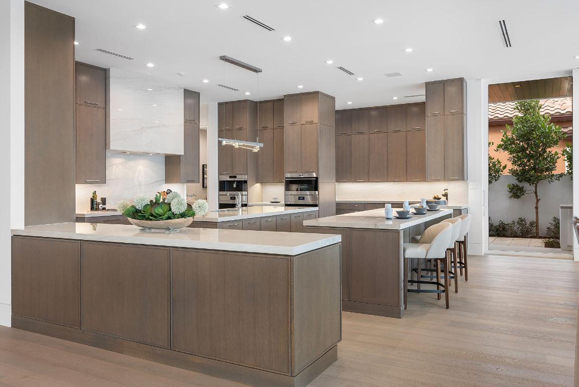 ROYAL PALM YACHT & COUNTRY CLUB - Residential