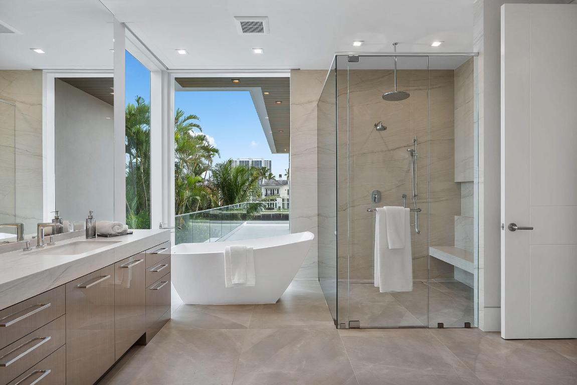 ROYAL PALM YACHT & COUNTRY CLUB - Residential