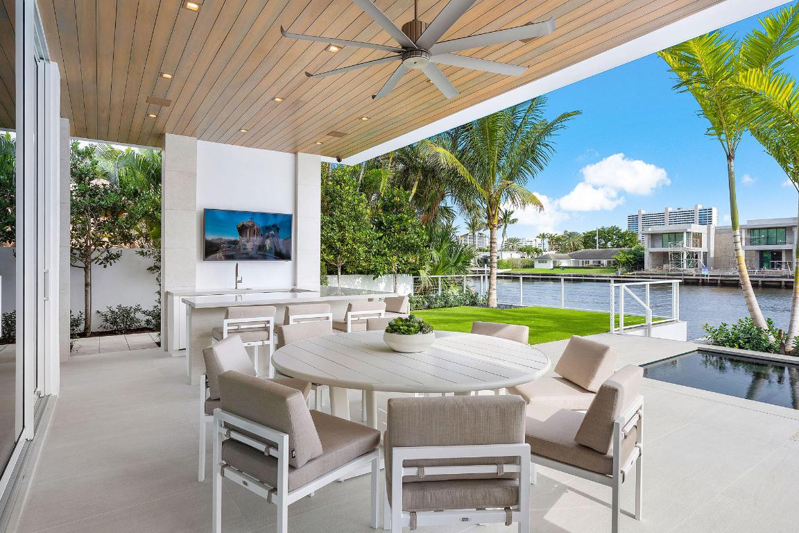 ROYAL PALM YACHT & COUNTRY CLUB - Residential