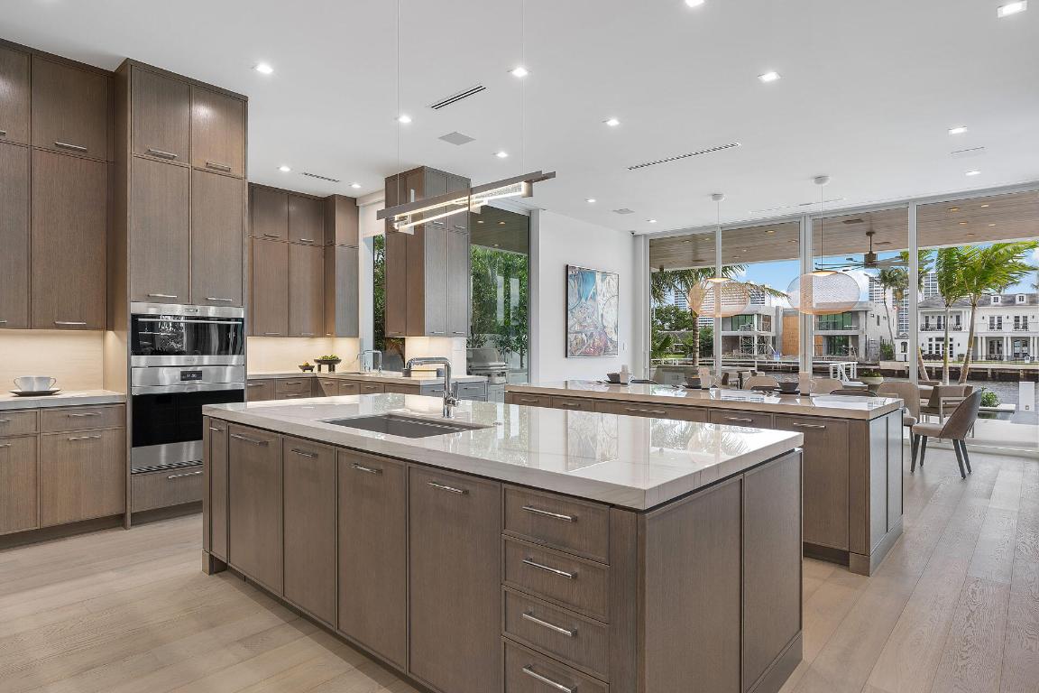 ROYAL PALM YACHT & COUNTRY CLUB - Residential