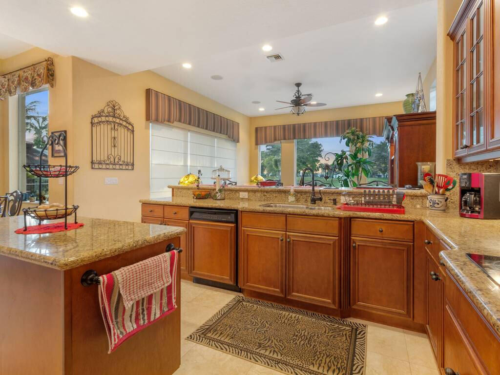 HERON BAY EAST - Residential