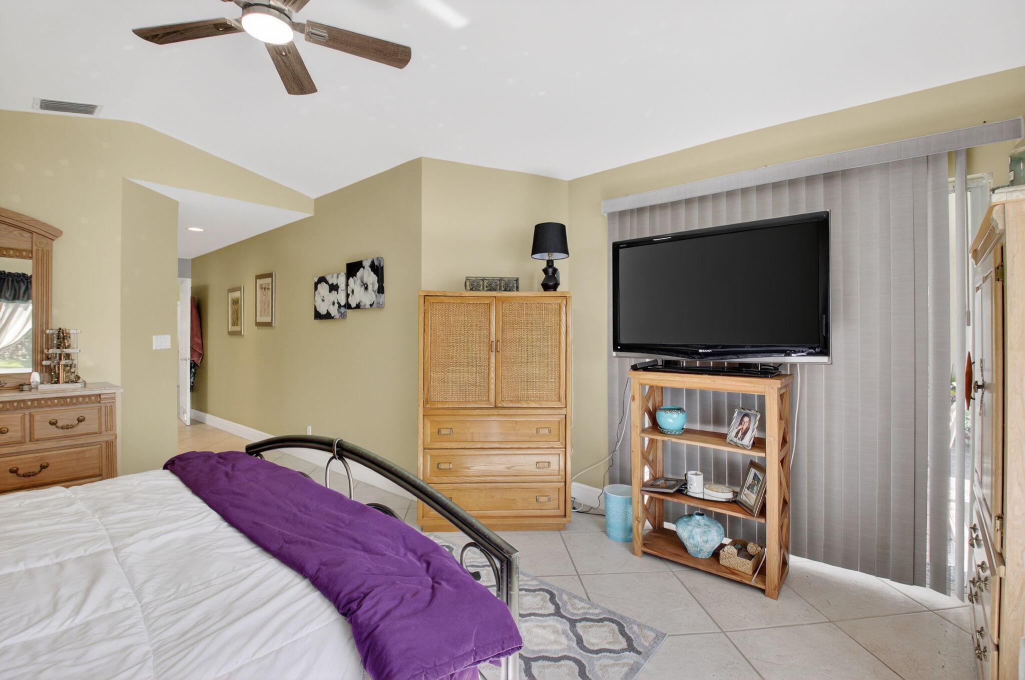 SAWGRASS LAKES HOMES; Lak - Residential