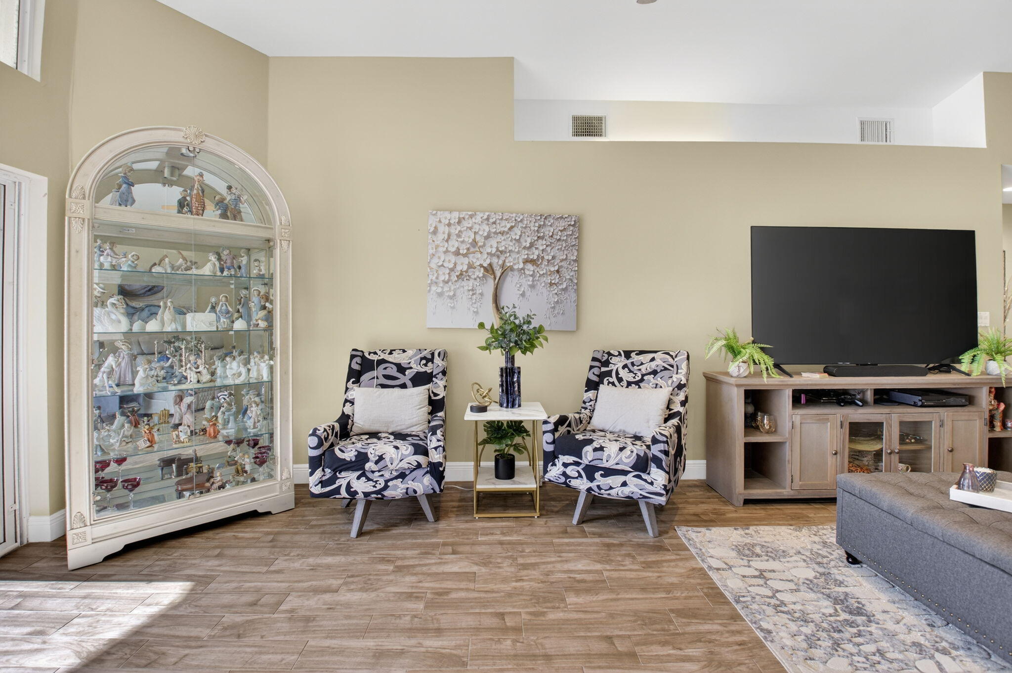 SAWGRASS LAKES HOMES; Lak - Residential