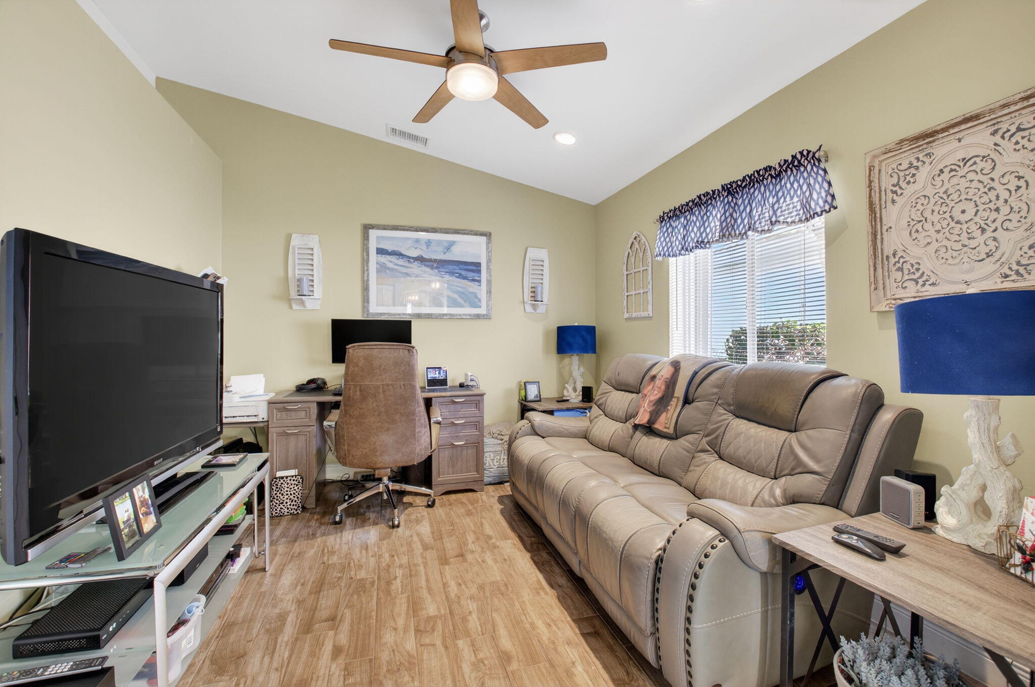 SAWGRASS LAKES HOMES; Lak - Residential