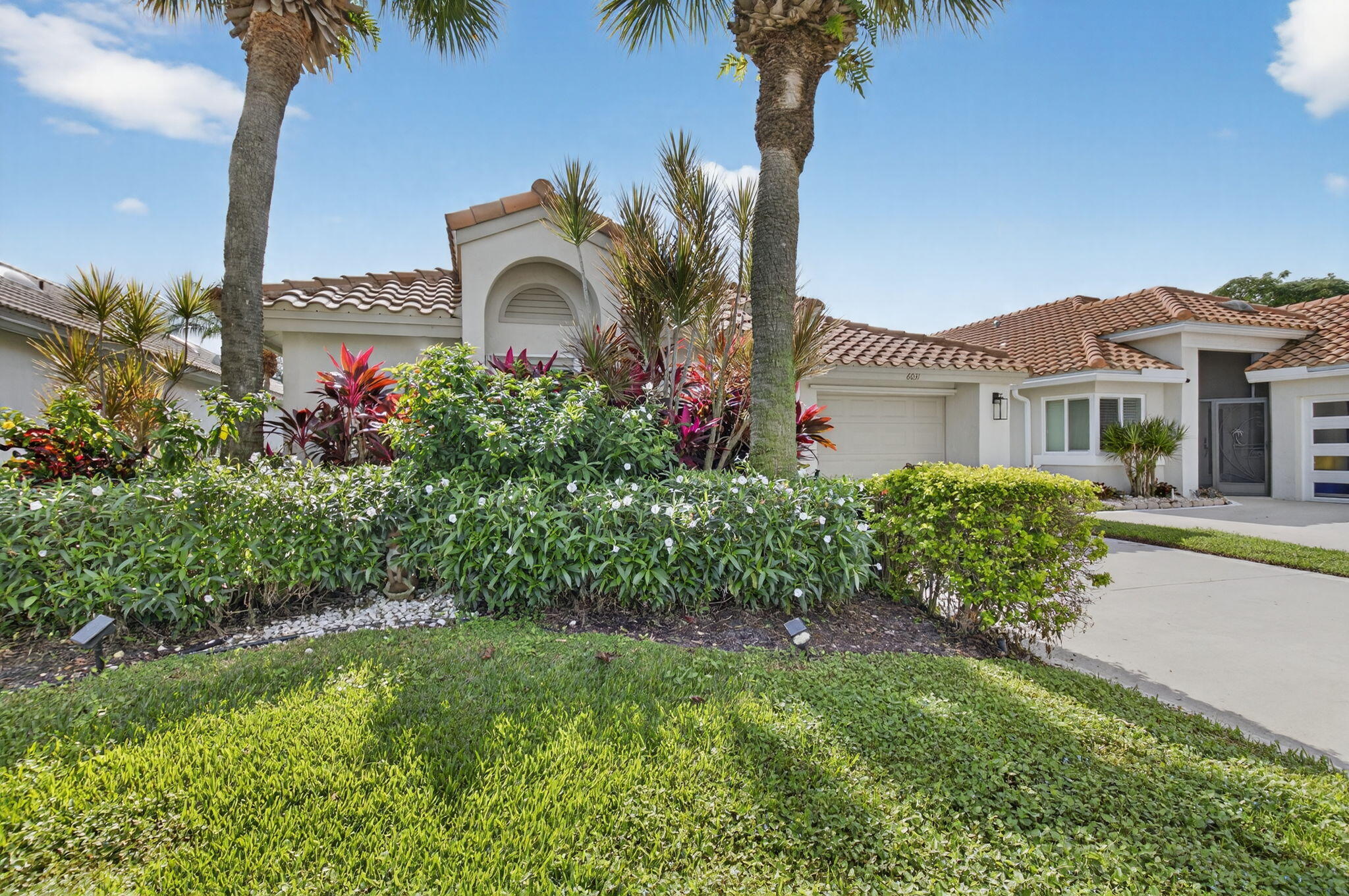 SAWGRASS LAKES HOMES; Lak - Residential