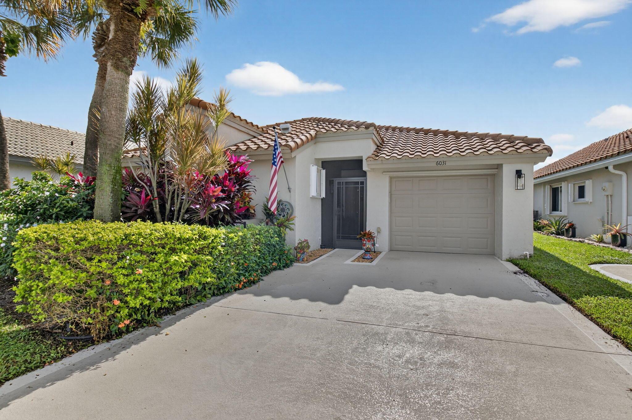 SAWGRASS LAKES HOMES; Lak - Residential