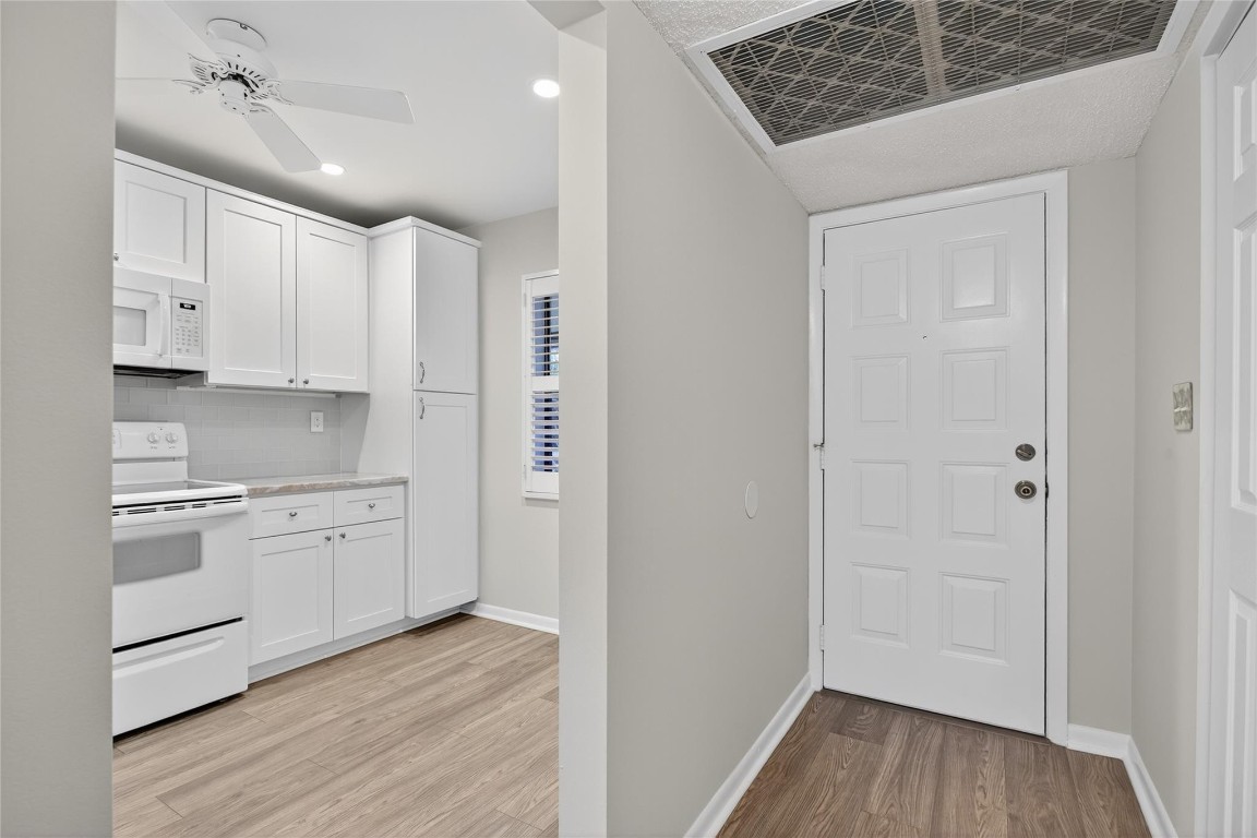 POND APPLE PLACE IV - Residential