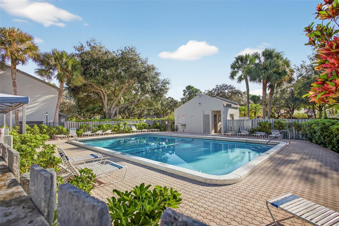 POND APPLE PLACE IV - Residential