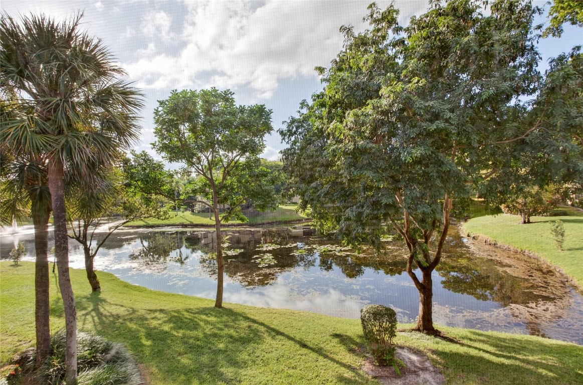 POND APPLE PLACE IV - Residential