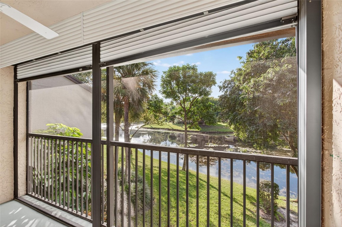 POND APPLE PLACE IV - Residential