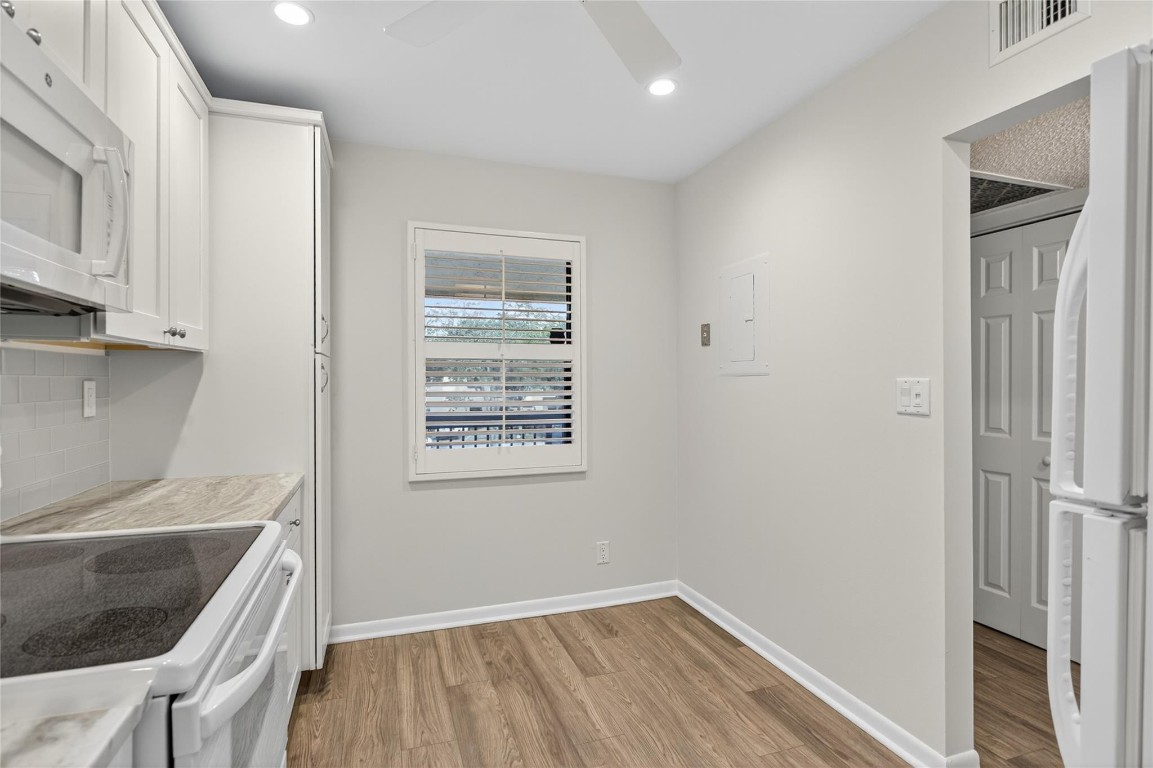 POND APPLE PLACE IV - Residential