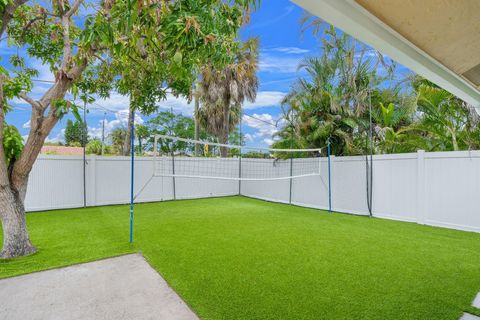 Tiny photo for 21111 Escondido Way, Boca Raton, FL 33433 (MLS # B26029017)