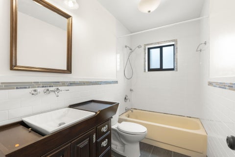 Tiny photo for 21111 Escondido Way, Boca Raton, FL 33433 (MLS # B26029017)