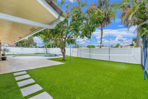 Tiny photo for 21111 Escondido Way, Boca Raton, FL 33433 (MLS # B26029017)